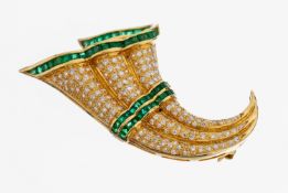 18 kt Gold Smaragd-Brillant-Brosche, GG 750/000,