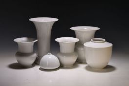 Set aus 6 Ziervasen, KPM Berlin, Weißporzellan,
