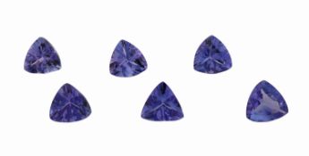 Lot 6 lose Tansanite, zus. ca. 3.06 ct, facett. Triangeln