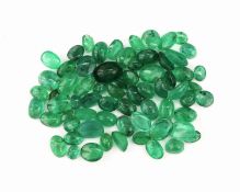 Lot lose Smaragde, zus. ca. 31.63 ct, Cabochons in versch.
