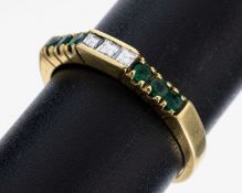 18 kt Gold Smaragd-Diamant-Ring, GG 750/000, 6 rundfacett.