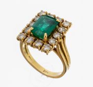 18 kt Gold Smaragd-Brillant-Ring, GG 750/000, facett.