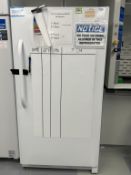 Electrolux FFRU17B2QWD Refrigerator