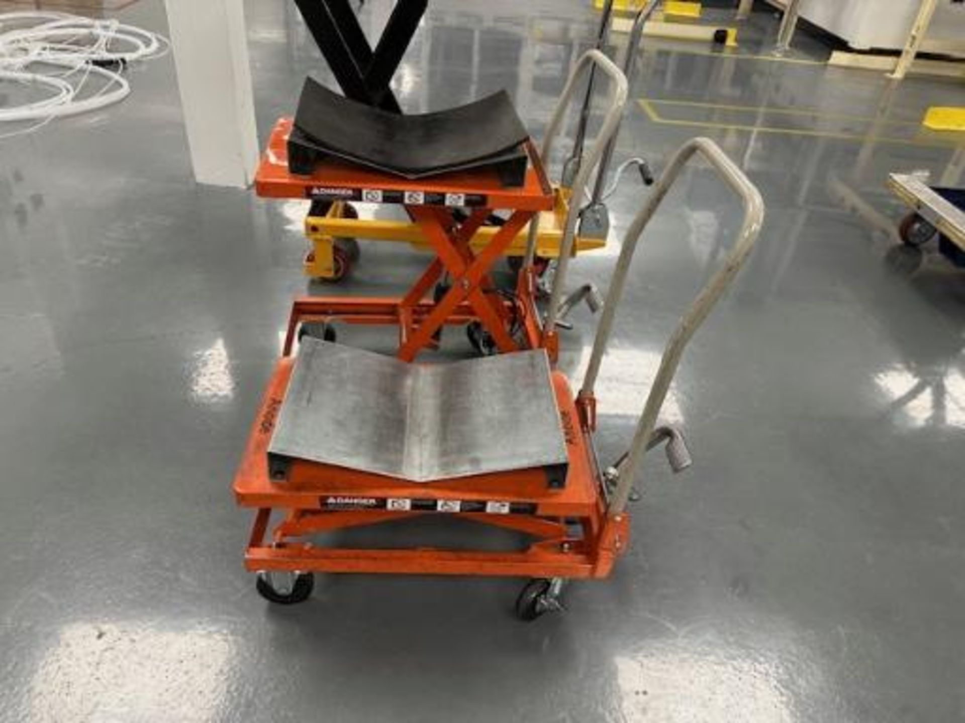 Mobile Hydraulic Lift Tables - Image 2 of 10