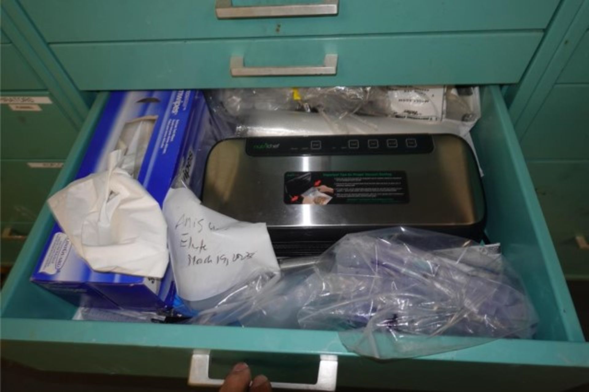 Hamilton 6' ft. Laminar Flow Bench - Image 7 of 8