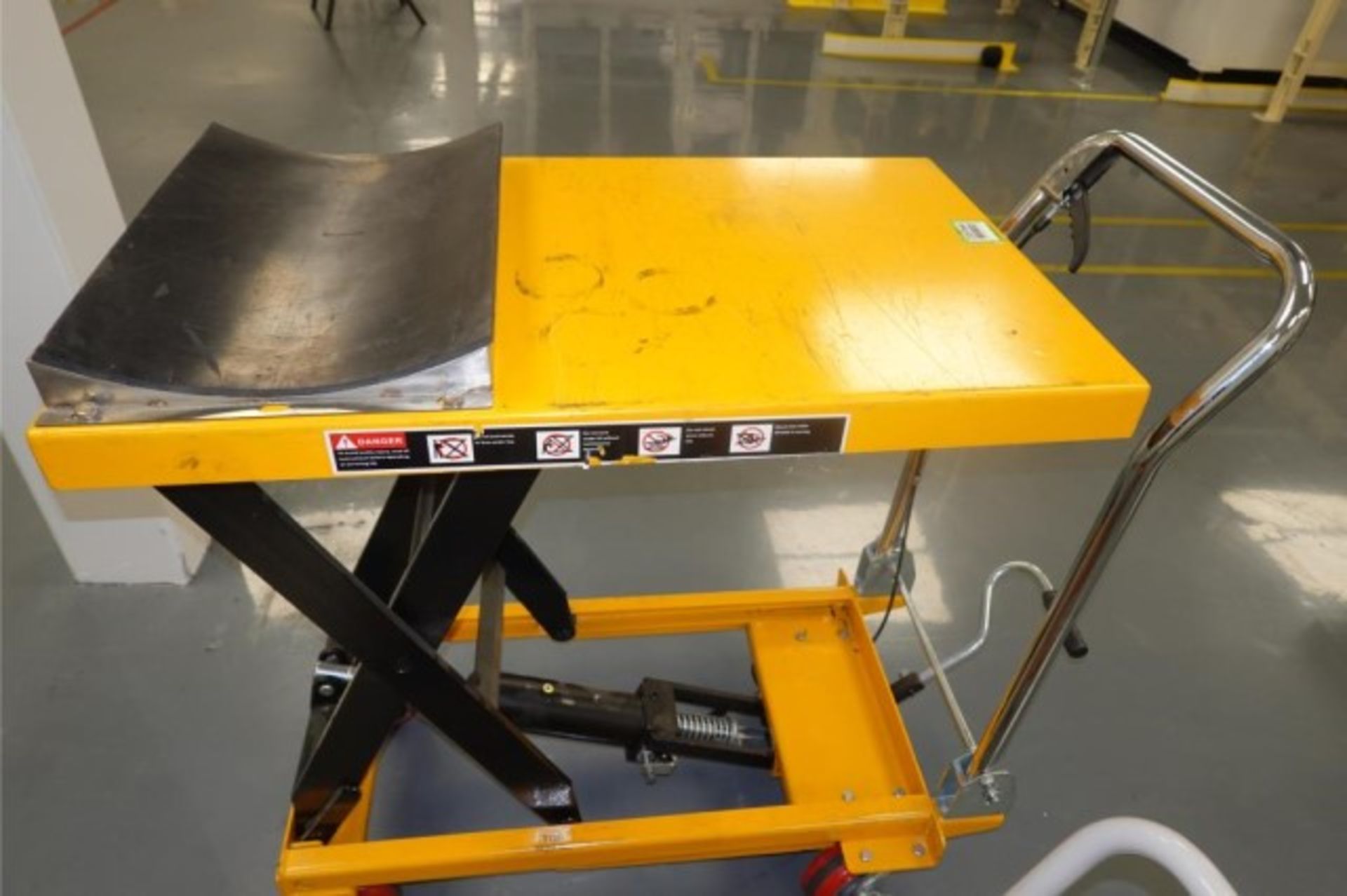 Mobile Hydraulic Lift Tables - Image 9 of 10