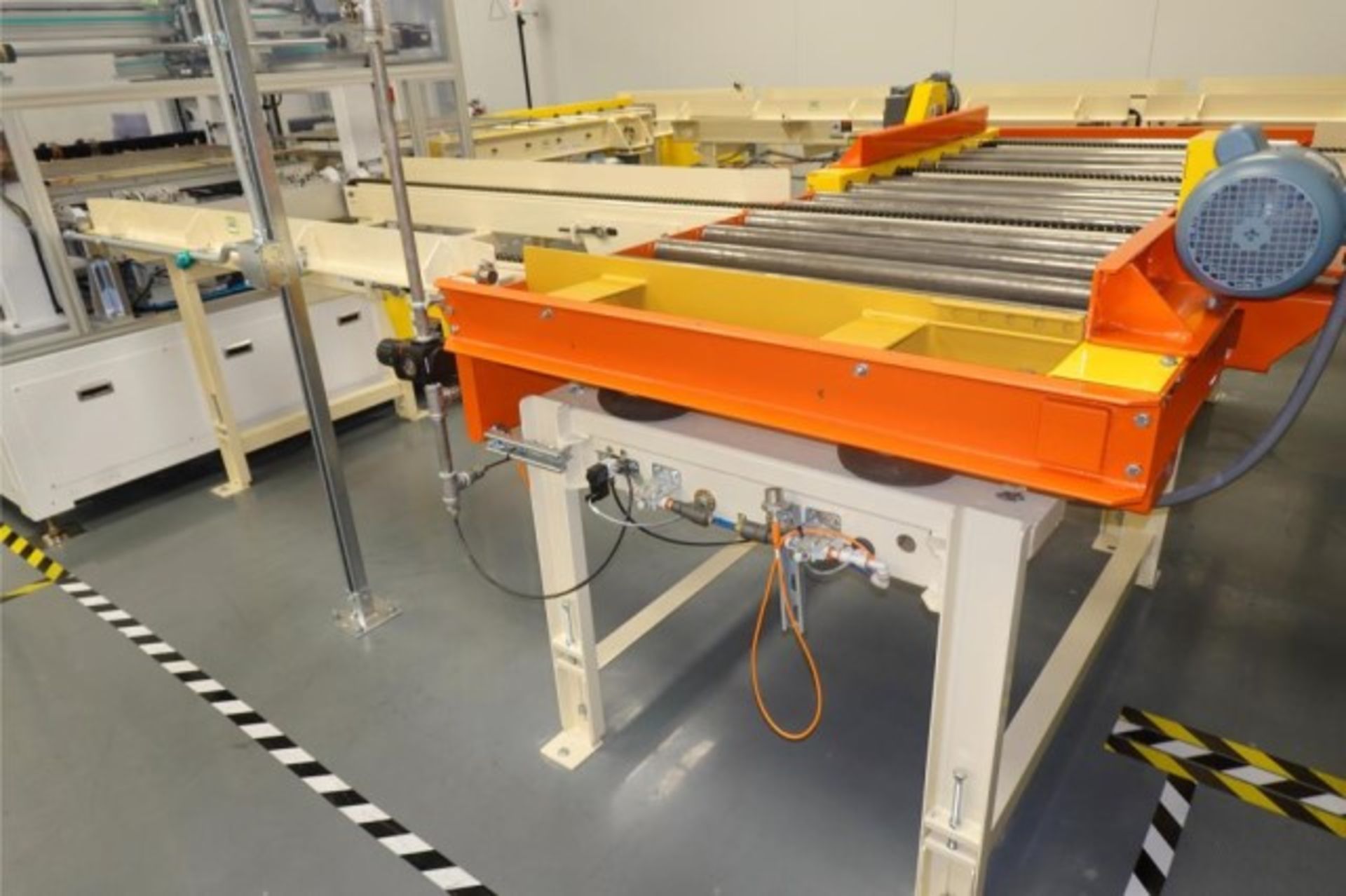 Powered Chain Drive Conveyor - Image 8 of 12