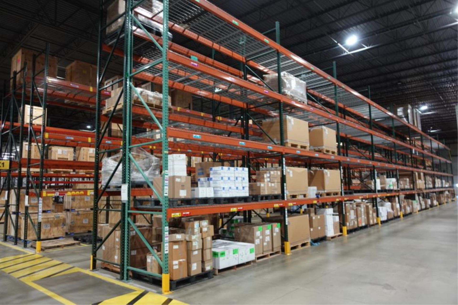 Husky Rack & Wire Lot: (2/3-Tier, 70 sections) Warehouse Pallet Racking ...