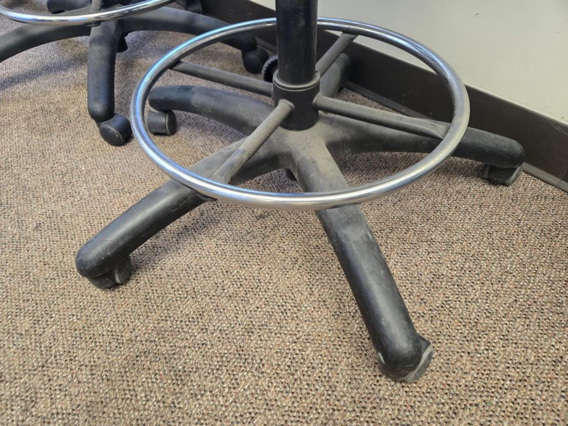 Office Chairs - Image 4 of 4