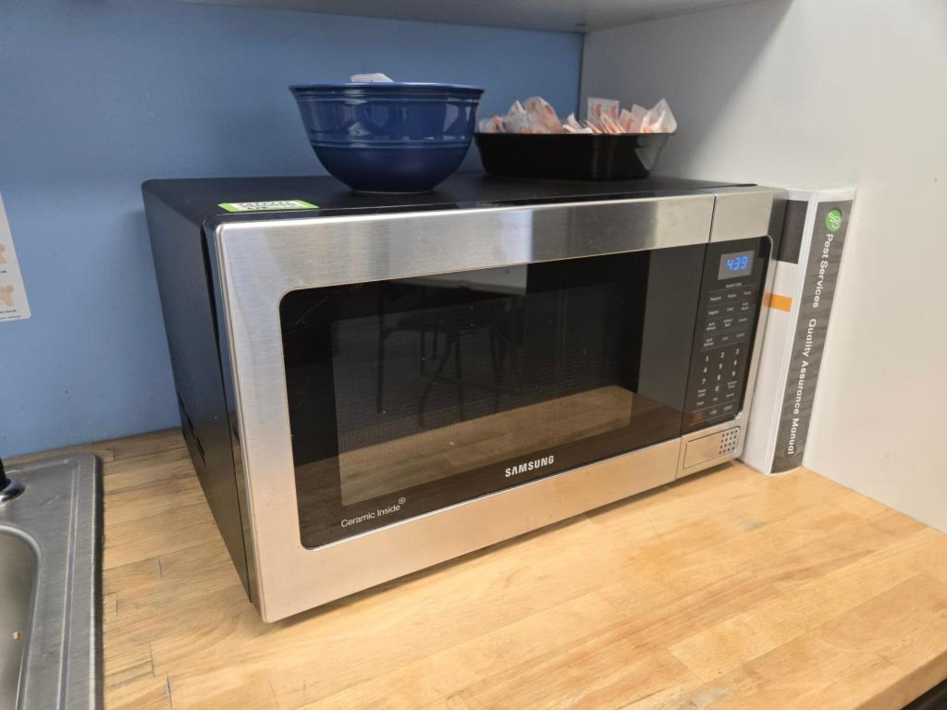 Kitchen Appliances - Image 2 of 3