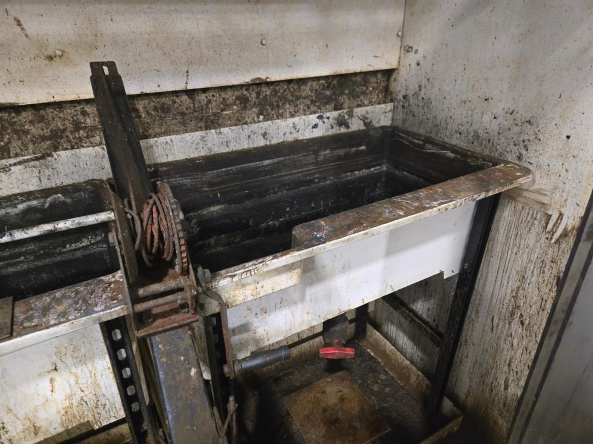 Parts Booth & Cabinet - Image 4 of 9