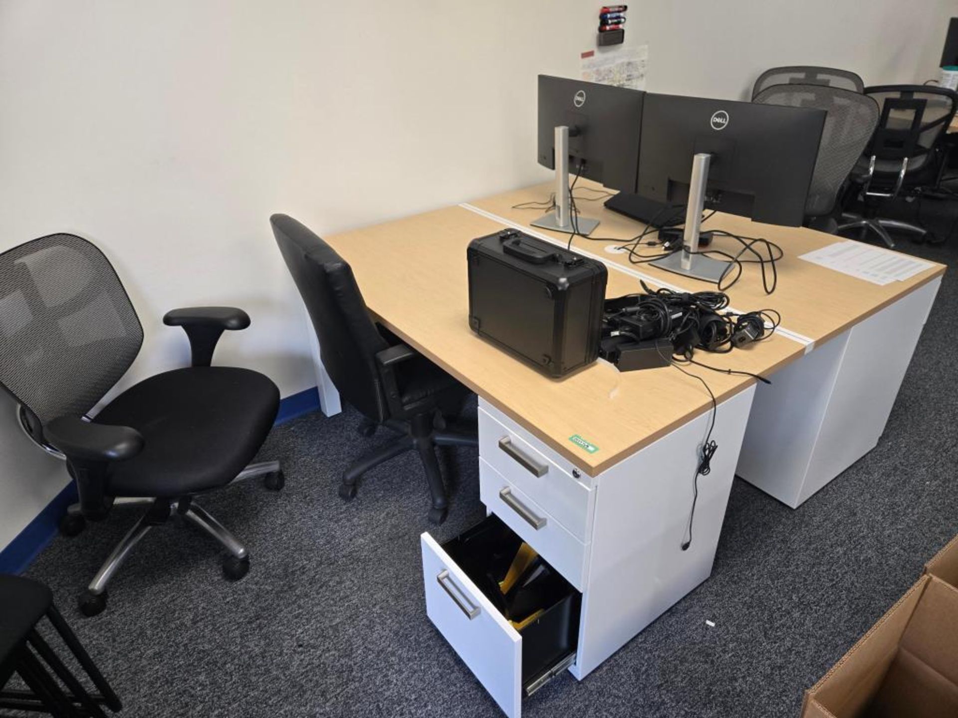 Office Furniture - Image 17 of 17