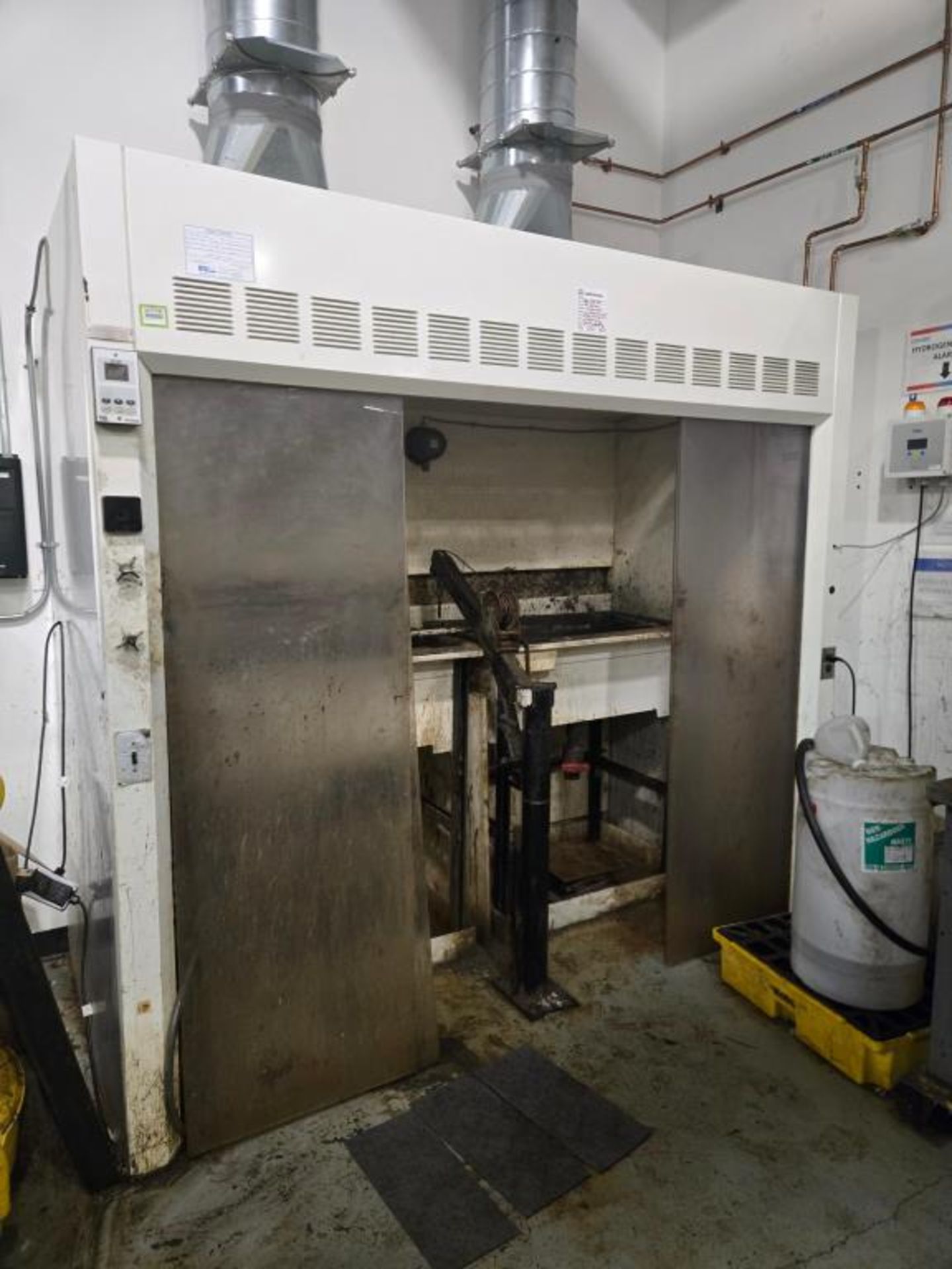 Parts Booth & Cabinet