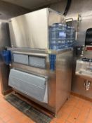 Commercial Ice Maker/Storage Bin