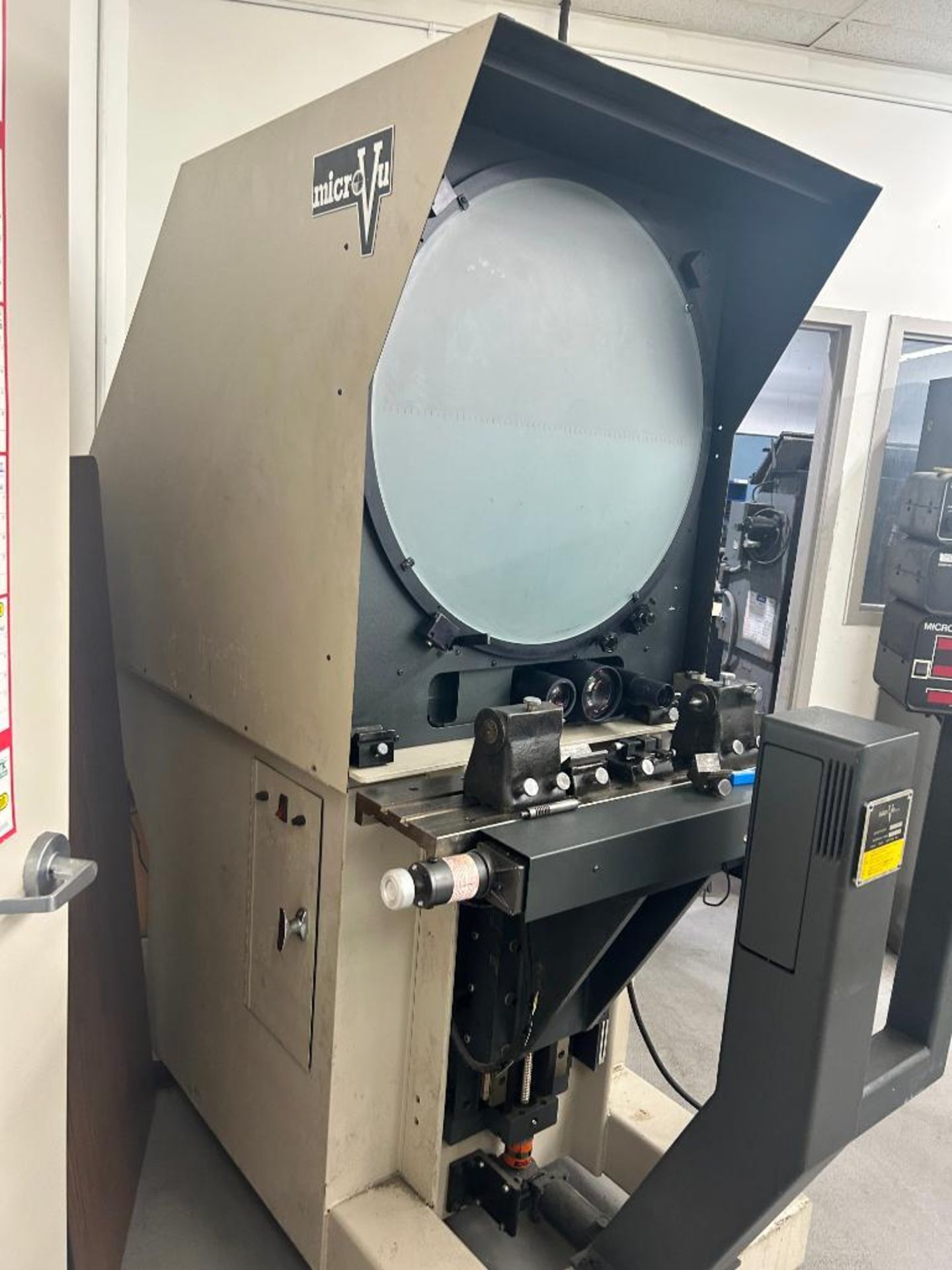 Micro Comparator Micro-Vu Comparator, Model # 203, Serial # 255, 115V, 10A, 50 - 60 Hz.