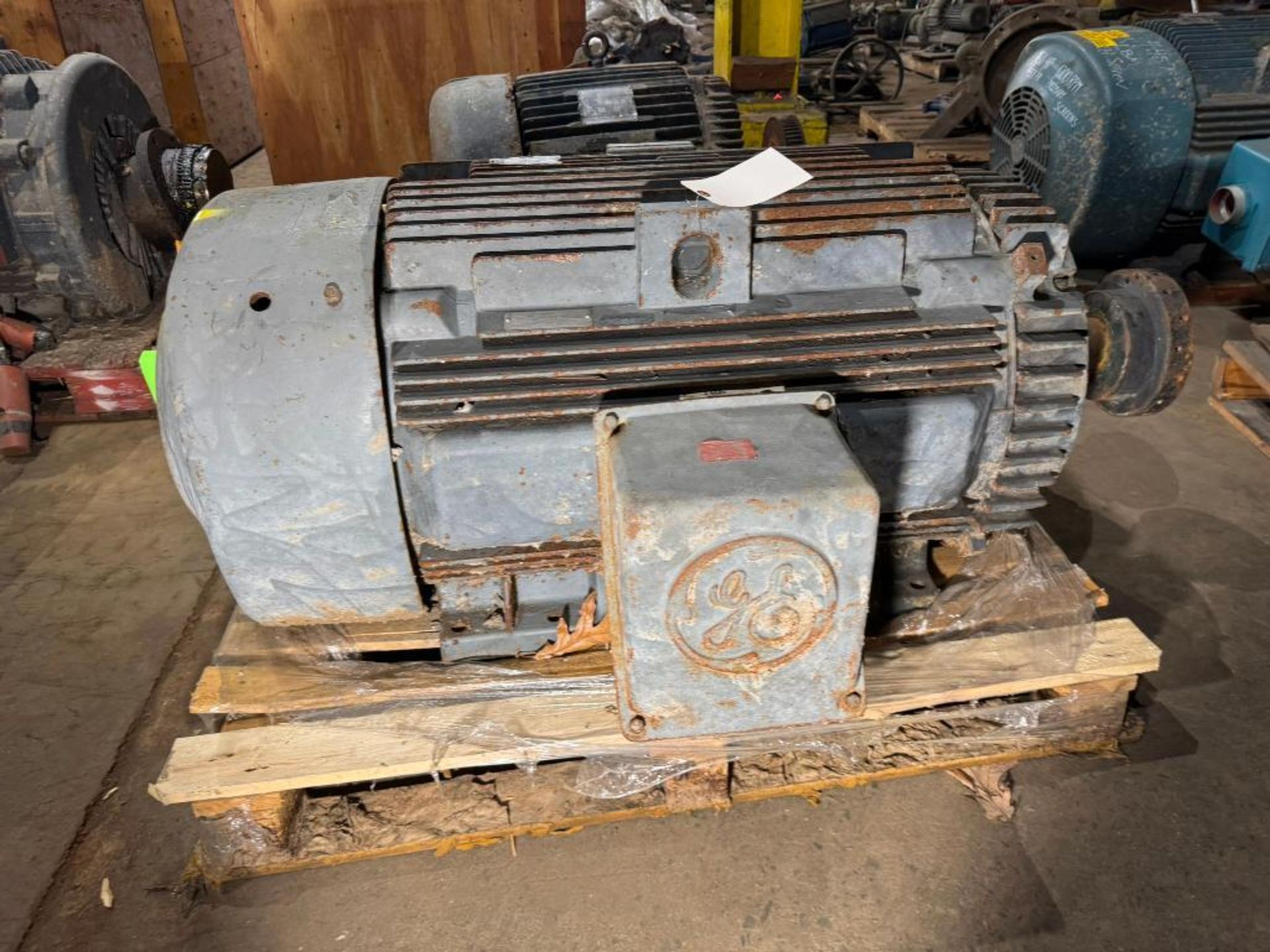 200 HP GENERAL ELECTRIC MOTOR 575V 1180 RPM FRAME 449T - Simple Rigging ...
