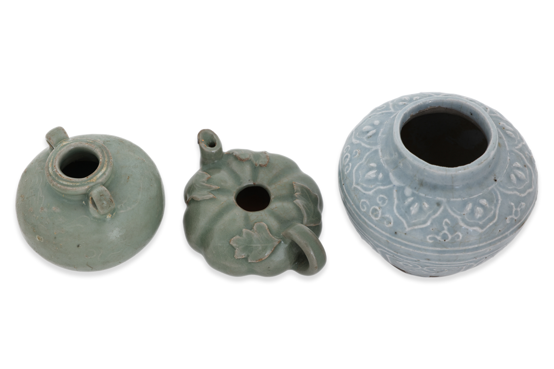 A CELADON JARLET, A SMALL TEAPOT AND PALE BLUE JAR - Image 3 of 4