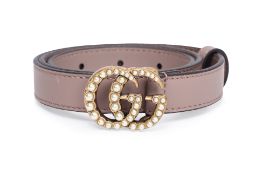 A GUCCI 'GG' LEATHER BELT