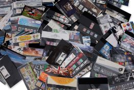 UK, MINT PRESENTATION PACKS AND ISSUES