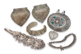 GROUP OF SEVEN JEWELLERY AND RELATED ITEMS