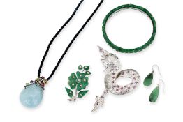 A GROUP OF SEMI-PRECIOUS GEMSTONE JEWELLERY (6)