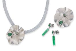 A GROUP OF JADE JEWELLERY (4)