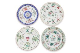 A GROUP OF FOUR FAMILLE ROSE SAUCERS