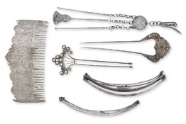 A GROUP OF SILVER ITEMS