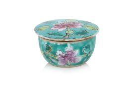 A FAMILLE ROSE COSMETICS BOX AND COVER