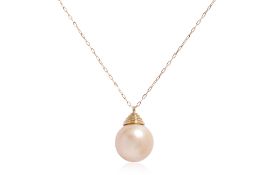 A SOUTH SEA CULTURED PEARL NECKLACE
