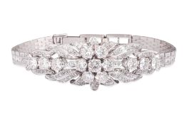 A DIAMOND PLATINUM BRACELET