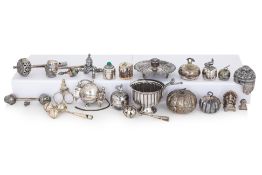 A GROUP OF ASSORTED SILVER AND OTHER METALWARE OBJECTS