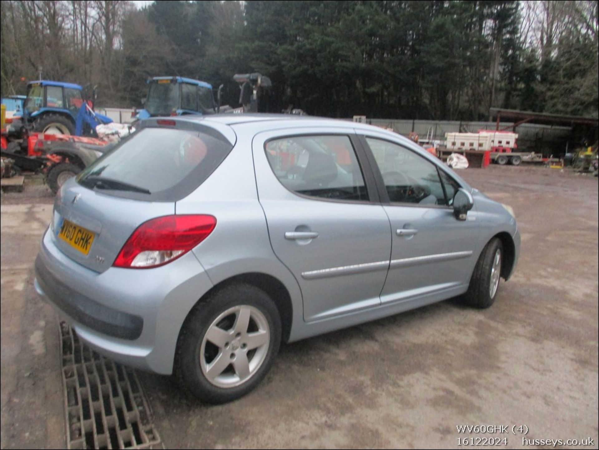 10/60 PEUGEOT 207 MILLESIM - 1360cc 5dr Hatchback (Blue) - Image 5 of 17