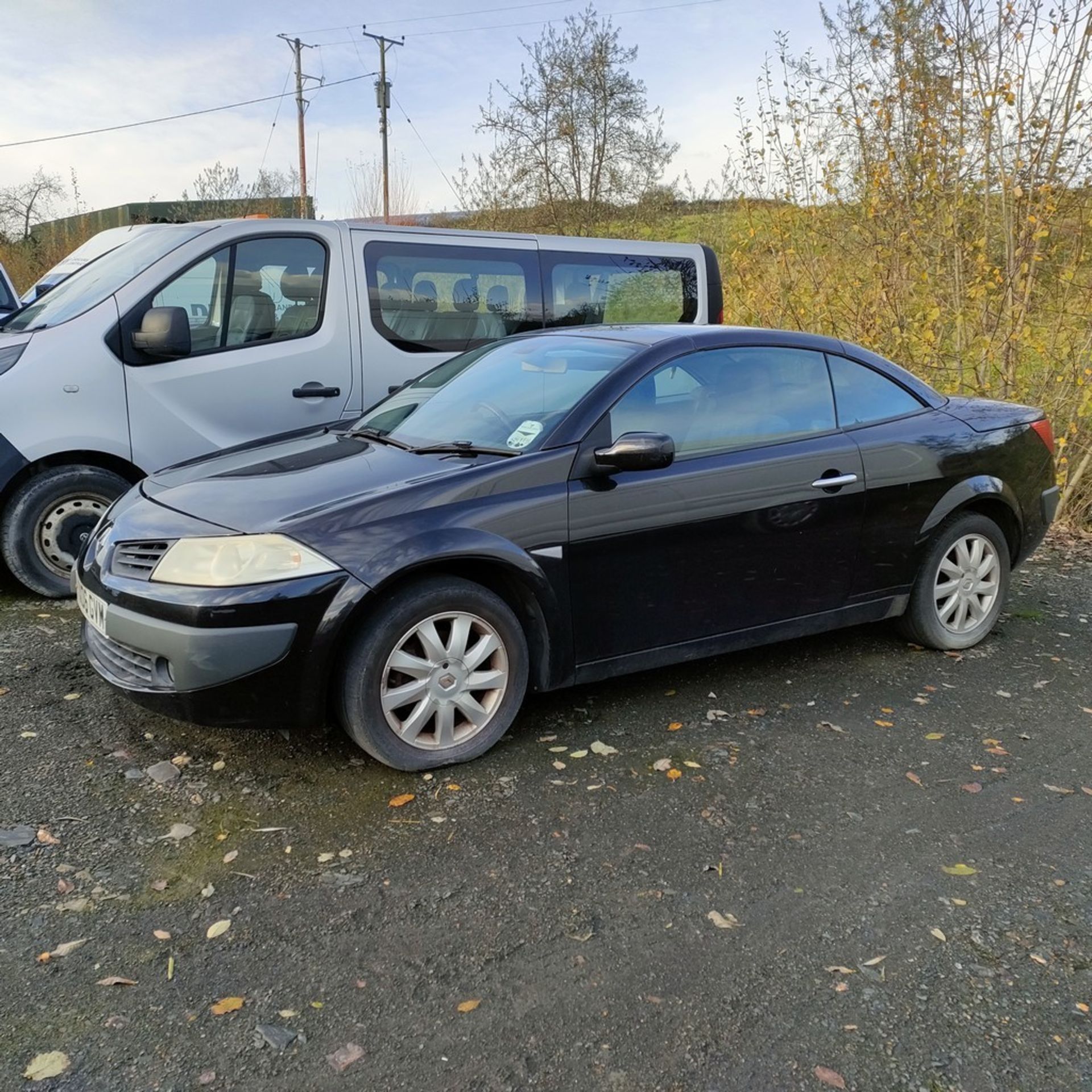 06/06 RENAULT MEGANE CAB DYNAM+ 16V - 1598cc 3dr Coupe (Black) - Image 11 of 27