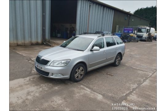 11/11 SKODA OCTAVIA SE TSI - 1390cc 5dr Estate (Silver) - Image 18 of 41