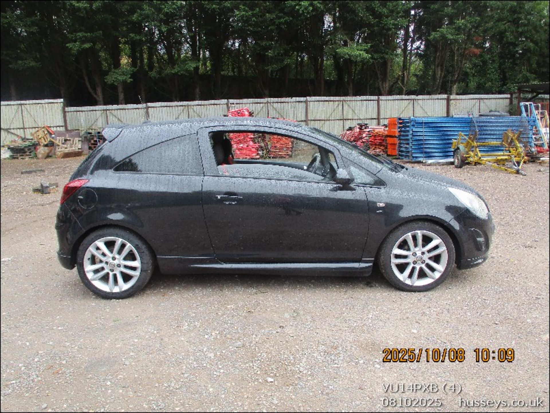 14/14 VAUXHALL CORSA SRI 1398cc 5 Spd Manual Petrol 3 Dr H/Back (Black, 116k) VU14PXB - Image 4 of 19