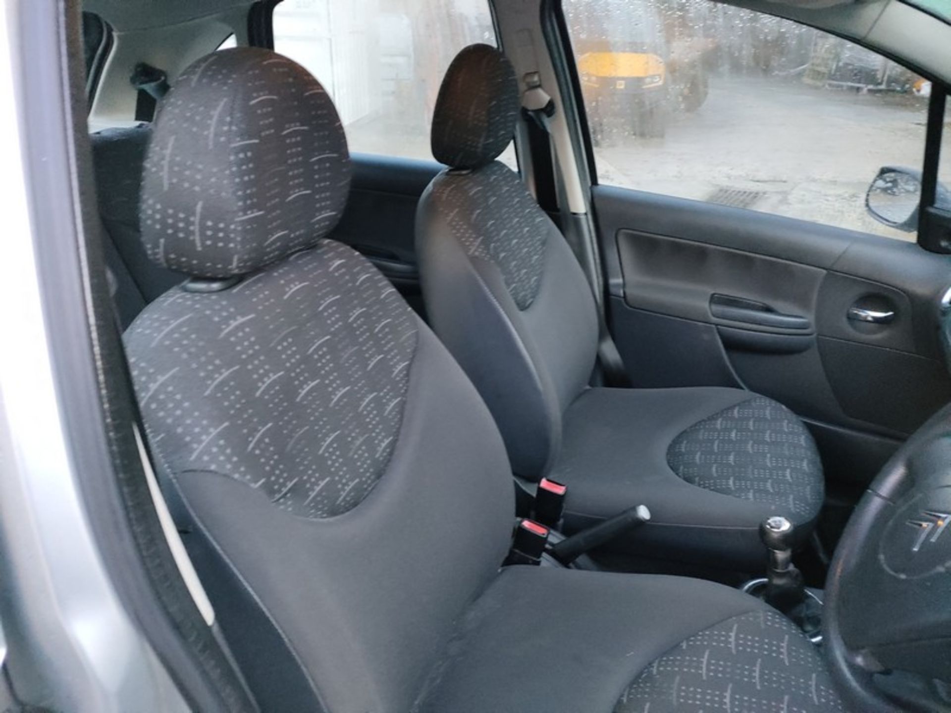 07/07 CITROEN C3 AIRPLAY+ 1124cc 5 Speed Manual Petrol 5 Door Hatchback Silver WF07OTX - Image 27 of 35