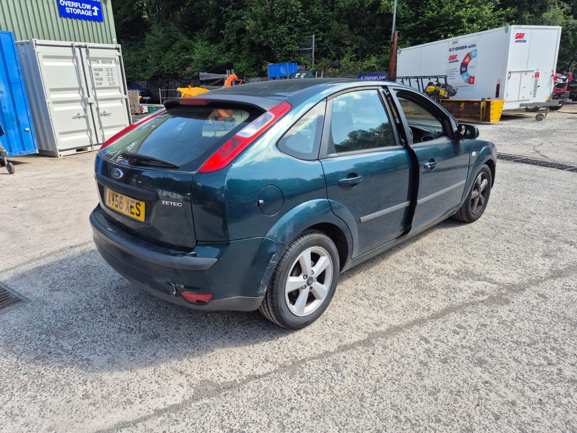 06/56 FORD FOCUS ZETEC CLIMATE AUTO 1596CC 4 SPEED AUTO PETROL GREEN AY56XES - Image 12 of 20