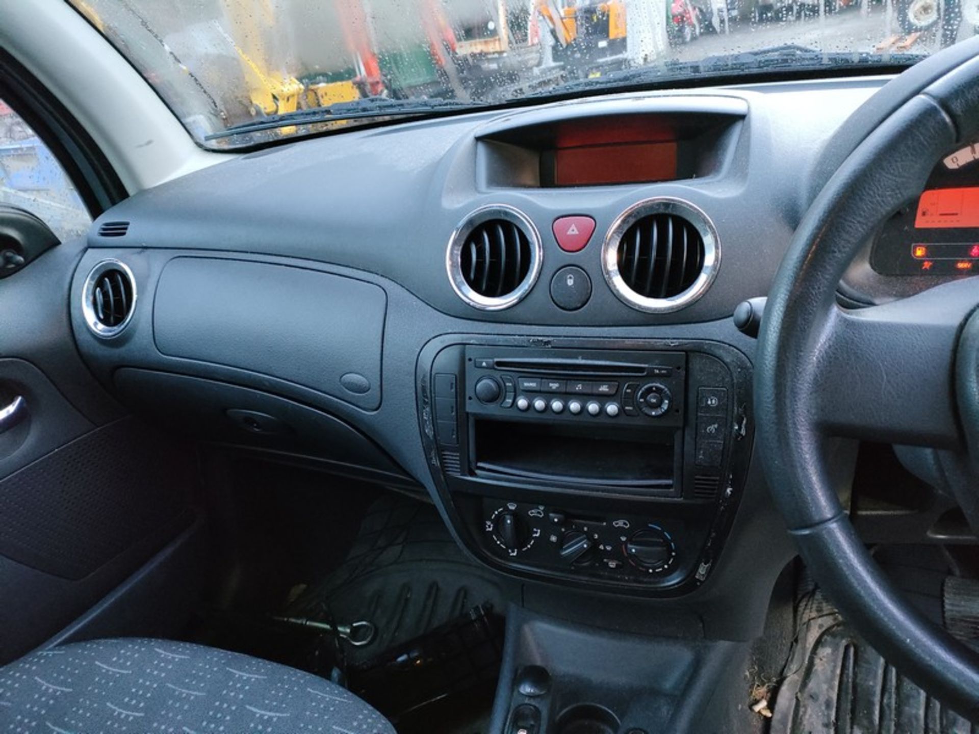 07/07 CITROEN C3 AIRPLAY+ 1124cc 5 Speed Manual Petrol 5 Door Hatchback Silver WF07OTX - Image 31 of 35