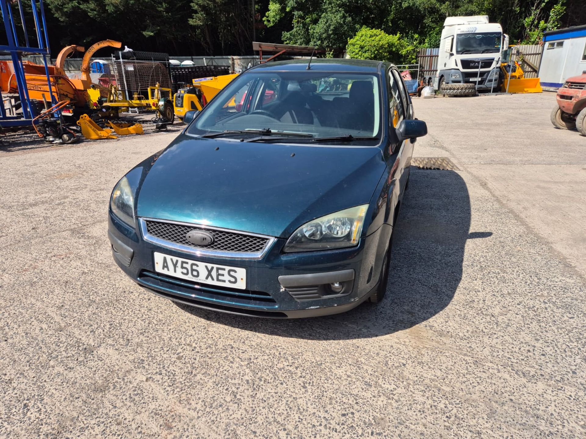 06/56 FORD FOCUS ZETEC CLIMATE AUTO 1596CC 4 SPEED AUTO PETROL GREEN AY56XES - Image 4 of 20