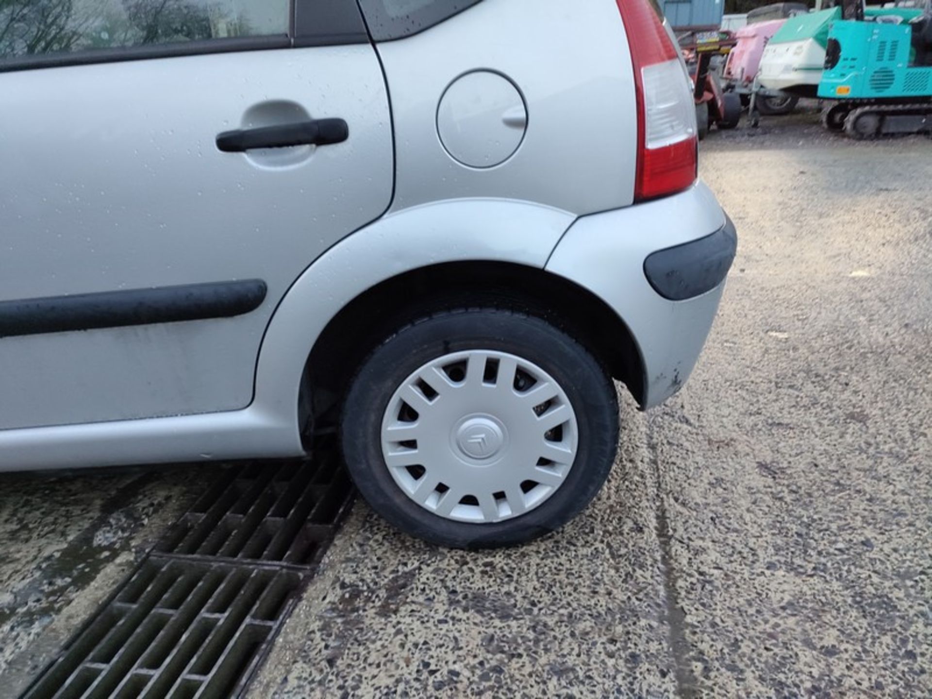 07/07 CITROEN C3 AIRPLAY+ 1124cc 5 Speed Manual Petrol 5 Door Hatchback Silver WF07OTX - Image 11 of 35