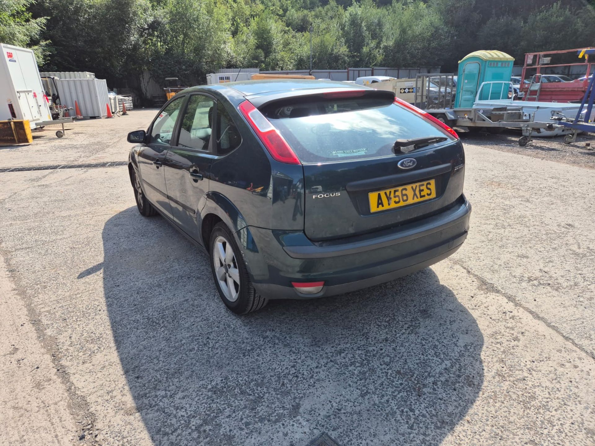 06/56 FORD FOCUS ZETEC CLIMATE AUTO 1596CC 4 SPEED AUTO PETROL GREEN AY56XES - Image 10 of 20