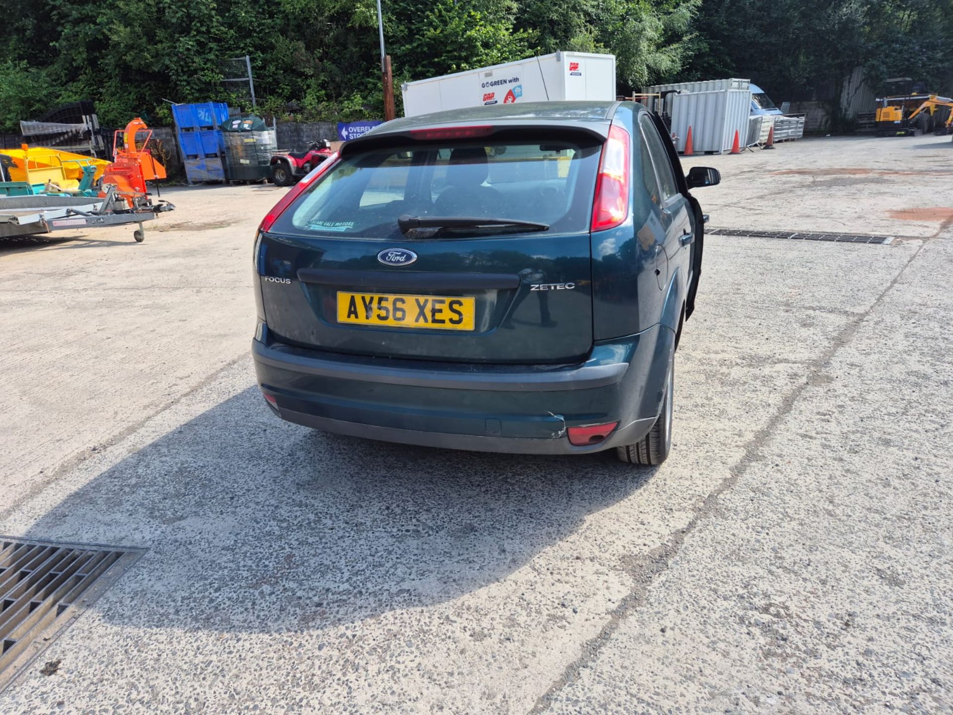 06/56 FORD FOCUS ZETEC CLIMATE AUTO 1596CC 4 SPEED AUTO PETROL GREEN AY56XES - Image 11 of 20