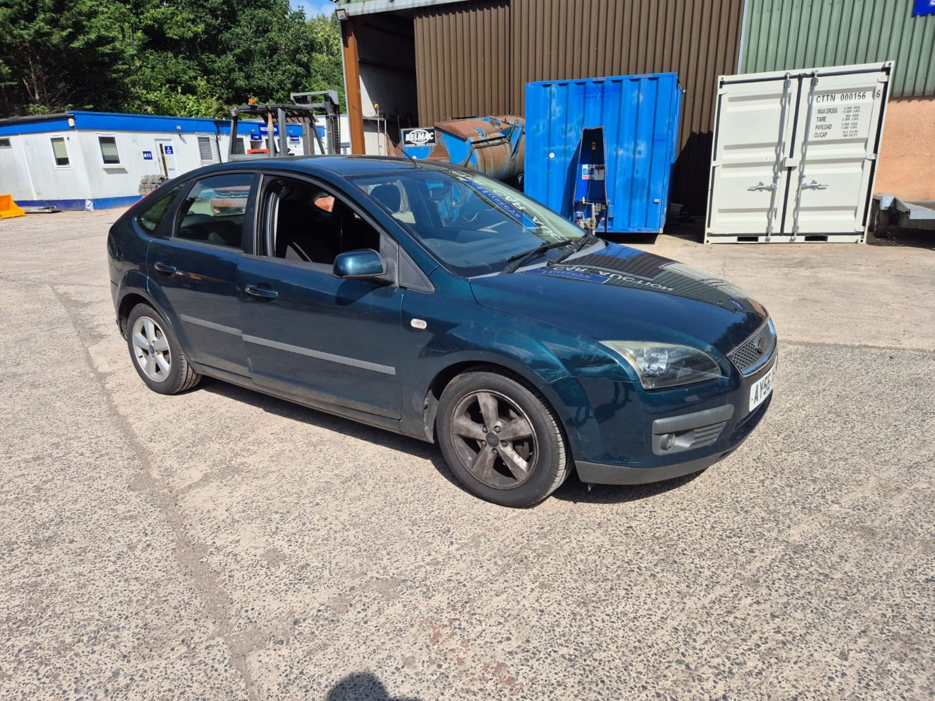 06/56 FORD FOCUS ZETEC CLIMATE AUTO 1596CC 4 SPEED AUTO PETROL GREEN AY56XES - Image 2 of 20