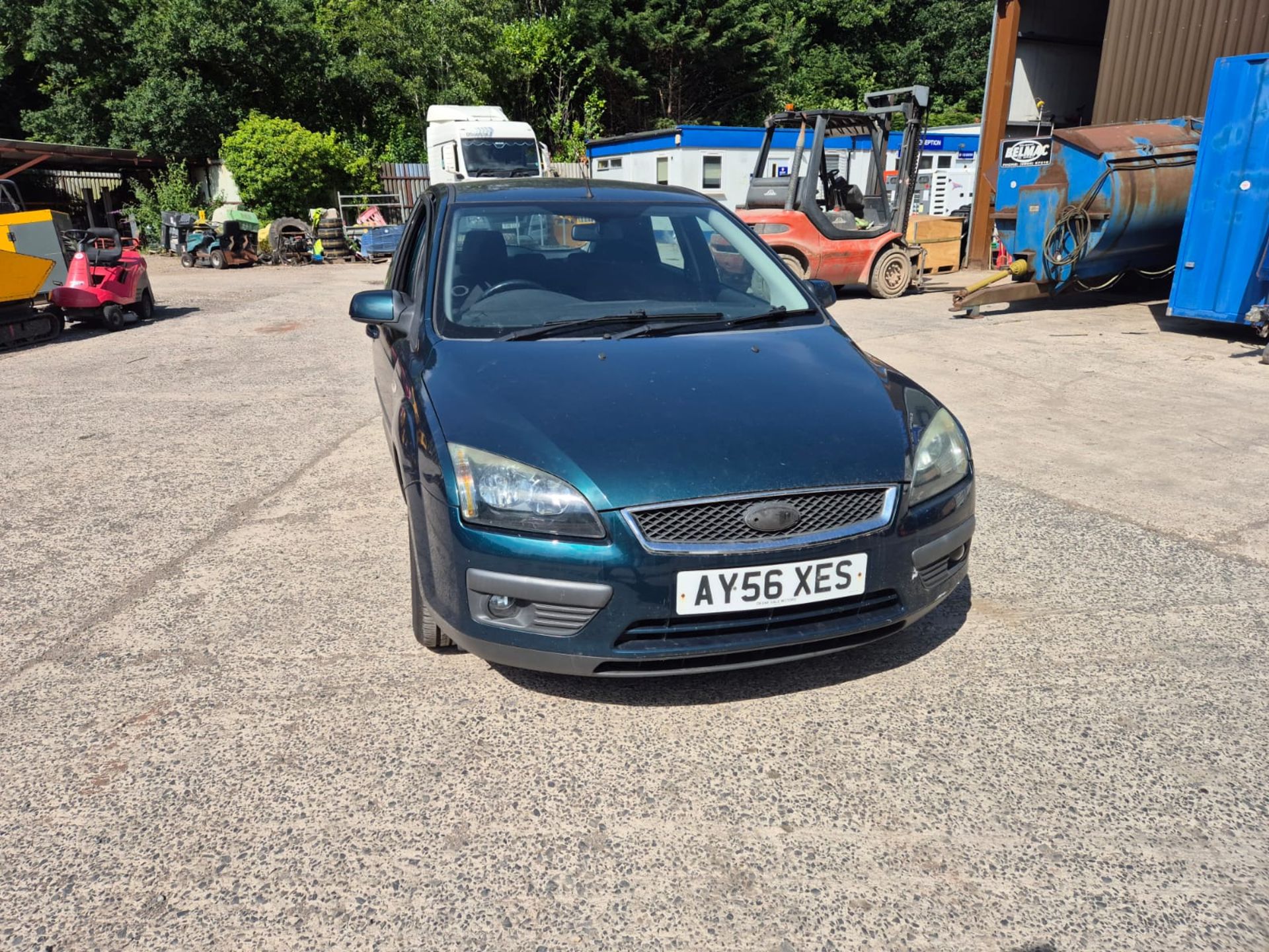 06/56 FORD FOCUS ZETEC CLIMATE AUTO 1596CC 4 SPEED AUTO PETROL GREEN AY56XES - Image 5 of 20