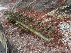 Interrow steerage hoe