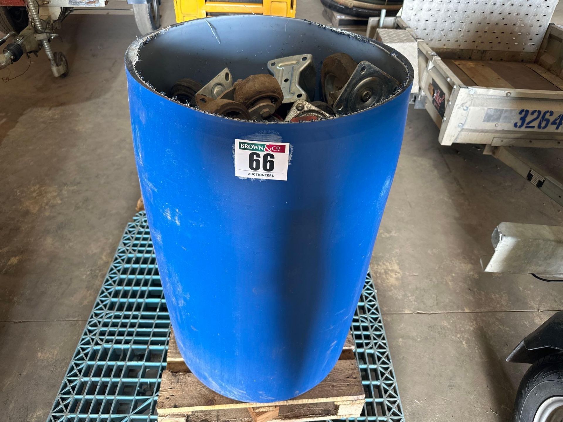 Quantity of casters and solid wheels in barrel