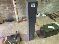 Gun cabinet (3 gun capacity) c/w one set of keys