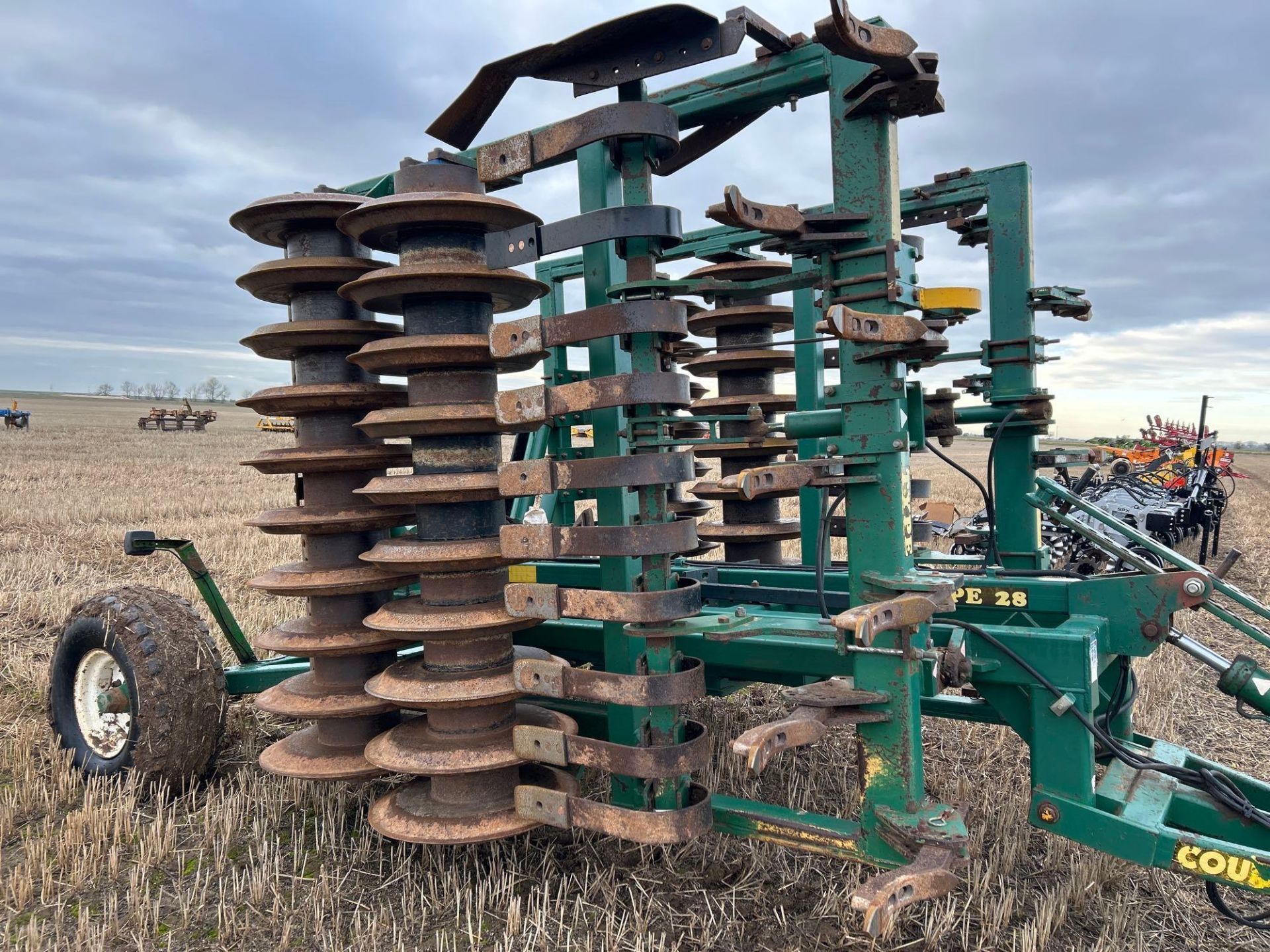 Cousins Type 28 4m cultivator, leading tines to levelling paddles and ...