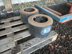 2No Case Magnum mid rollers